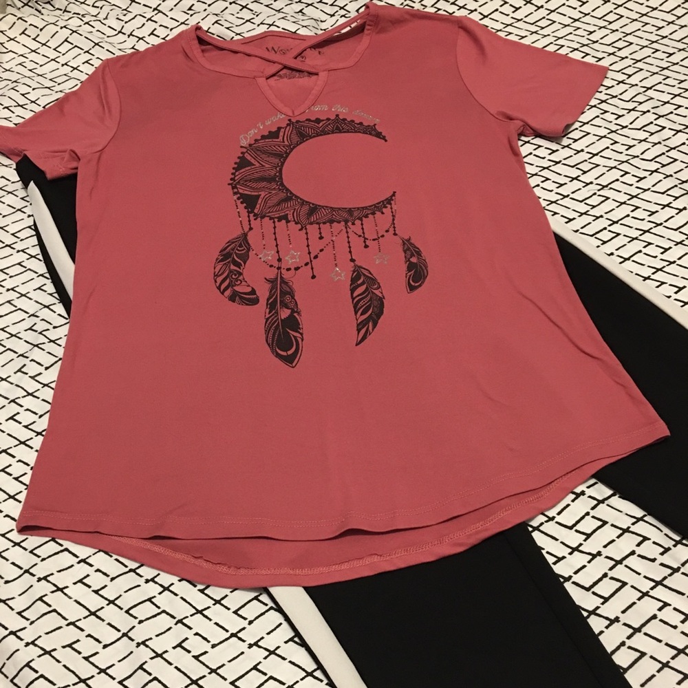 Cute pastel pink dream catcher top!